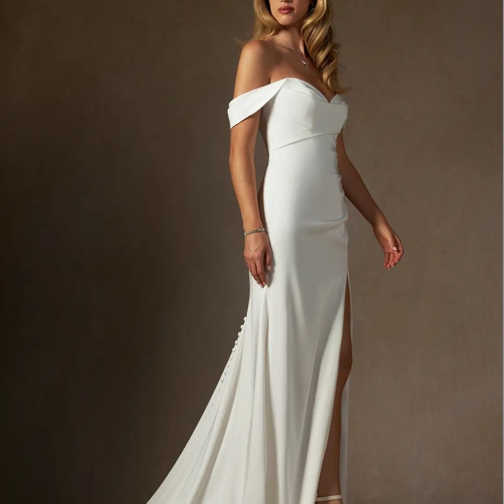 Brand New Azazie Brenna Wedding Dress! - Picture 3 of 8